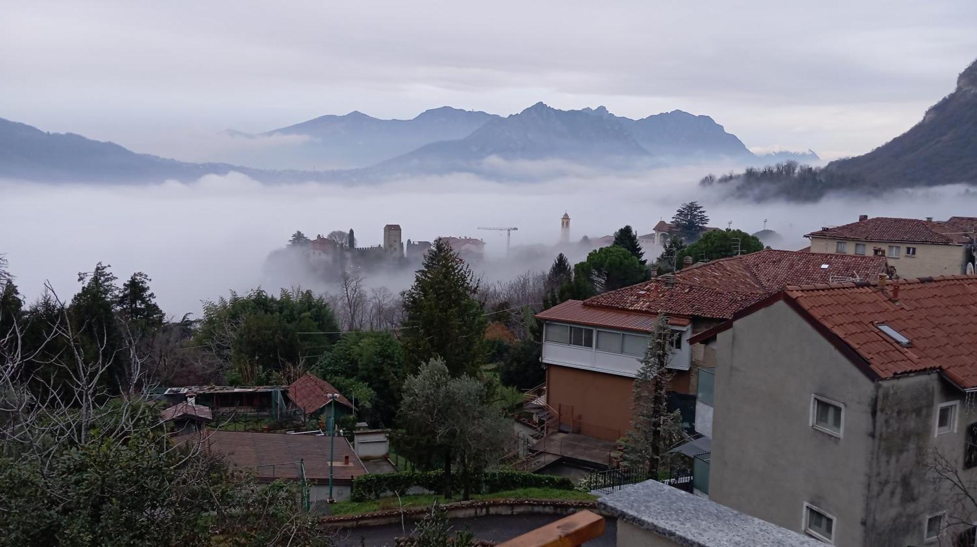 مبيت وإفطار كالولزيوكورتي La Dimora Dei Due Laghi المظهر الخارجي الصورة